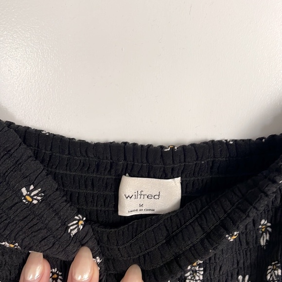 Aritzia-Wilfred Smocked Blouse - Black w/ Flower Print - Picture 2 of 3